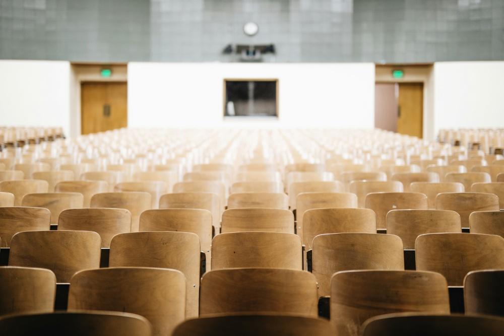 Is it Better to go to JC or Poly? Navigating Your Path